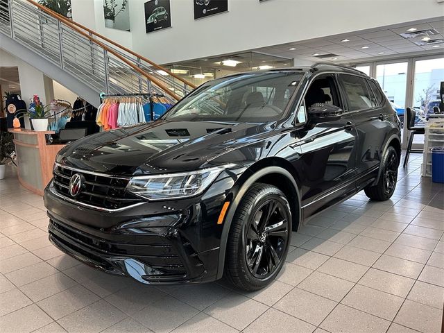 2024 Volkswagen Tiguan SE R-Line Black