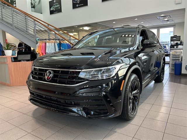 2024 Volkswagen Tiguan SE R-Line Black