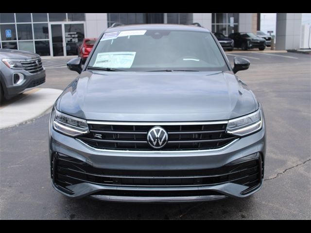 2024 Volkswagen Tiguan SE R-Line Black