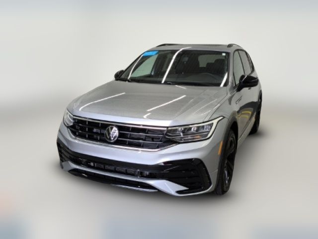 2024 Volkswagen Tiguan SE R-Line Black