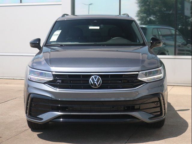 2024 Volkswagen Tiguan SE R-Line Black