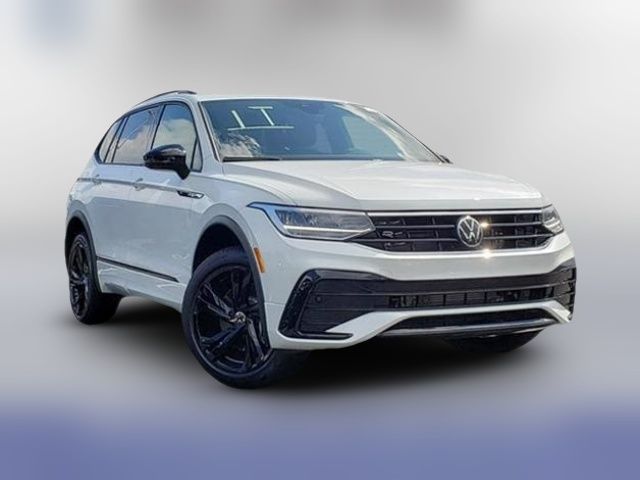 2024 Volkswagen Tiguan SE R-Line Black