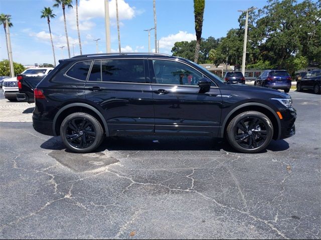 2024 Volkswagen Tiguan SE R-Line Black