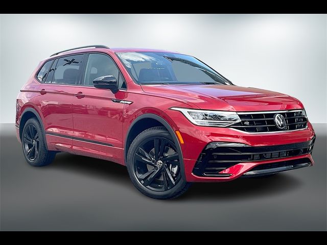 2024 Volkswagen Tiguan SE R-Line Black