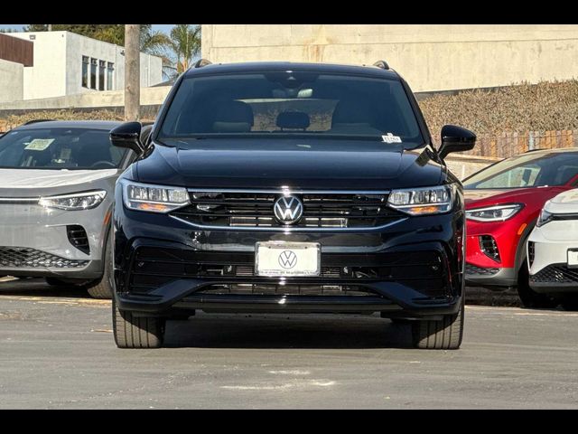 2024 Volkswagen Tiguan/Taos SE R-Line Black