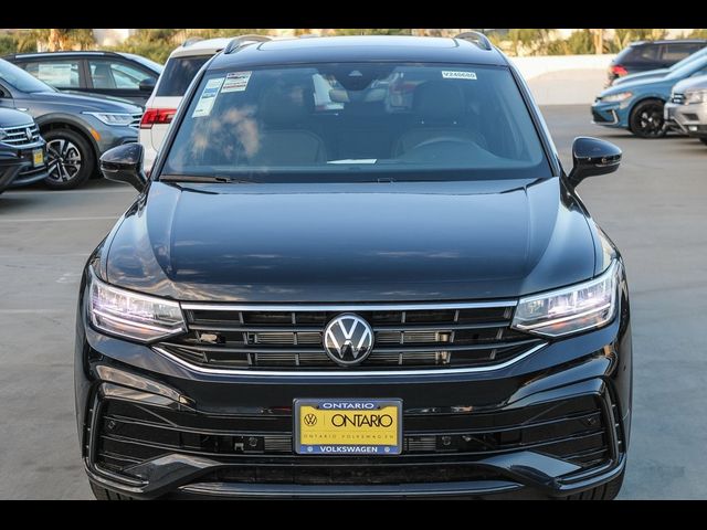 2024 Volkswagen Tiguan/Taos SE R-Line Black