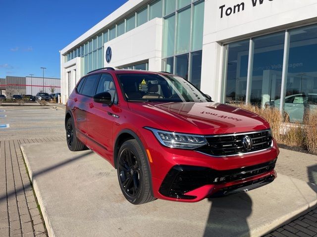 2024 Volkswagen Tiguan SE R-Line Black