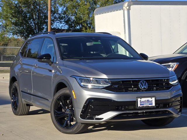 2024 Volkswagen Tiguan SE R-Line Black