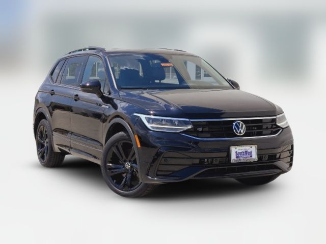 2024 Volkswagen Tiguan SE R-Line Black