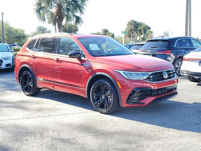 2024 Volkswagen Tiguan SE R-Line Black