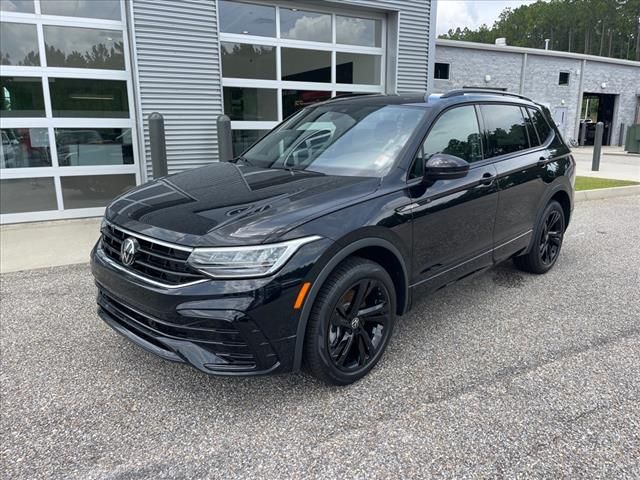 2024 Volkswagen Tiguan SE R-Line Black