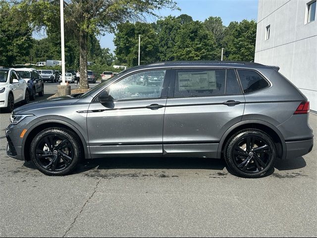 2024 Volkswagen Tiguan SE R-Line Black