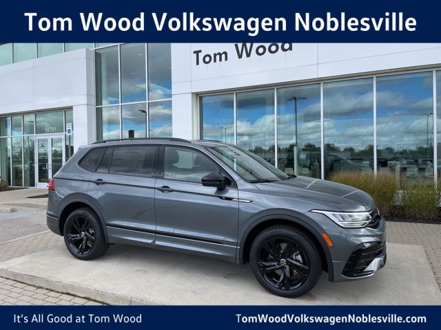 2024 Volkswagen Tiguan/Taos SE R-Line Black