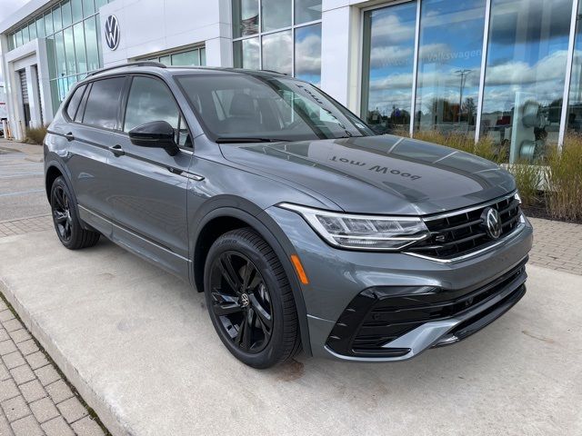 2024 Volkswagen Tiguan/Taos SE R-Line Black