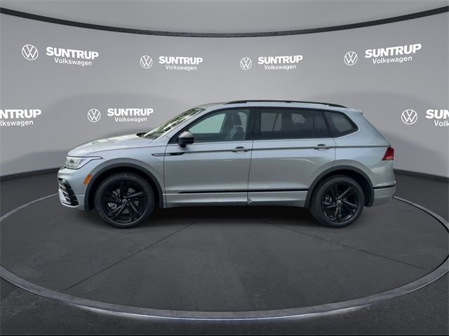 2024 Volkswagen Tiguan SE R-Line Black