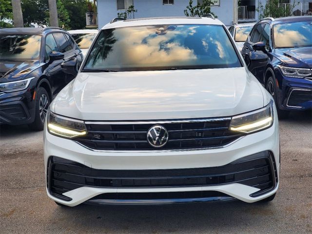 2024 Volkswagen Tiguan SE R-Line Black