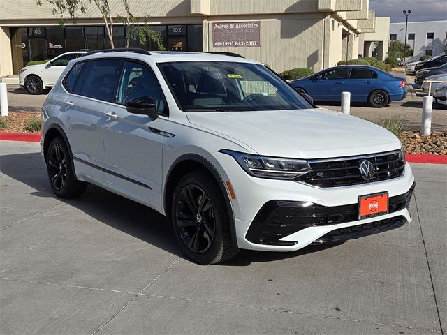 2024 Volkswagen Tiguan SE R-Line Black