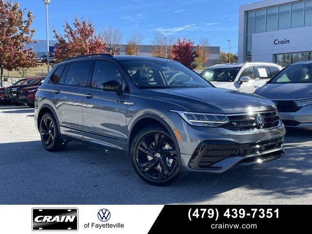 2024 Volkswagen Tiguan SE R-Line Black