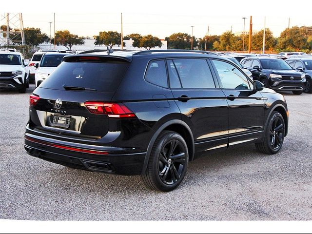 2024 Volkswagen Tiguan SE R-Line Black