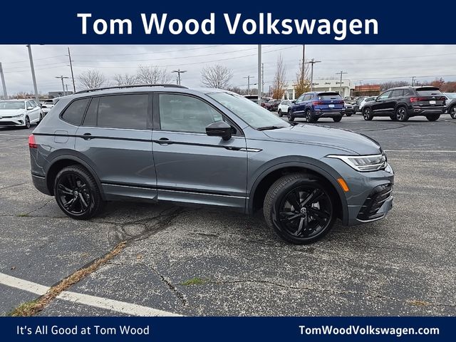 2024 Volkswagen Tiguan SE R-Line Black