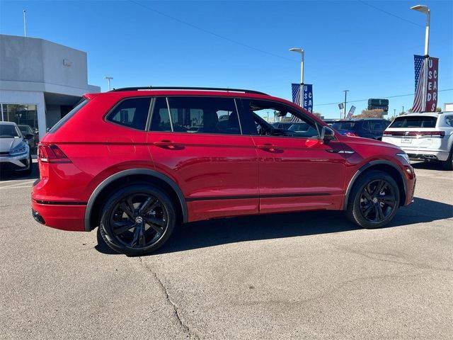 2024 Volkswagen Tiguan SE R-Line Black