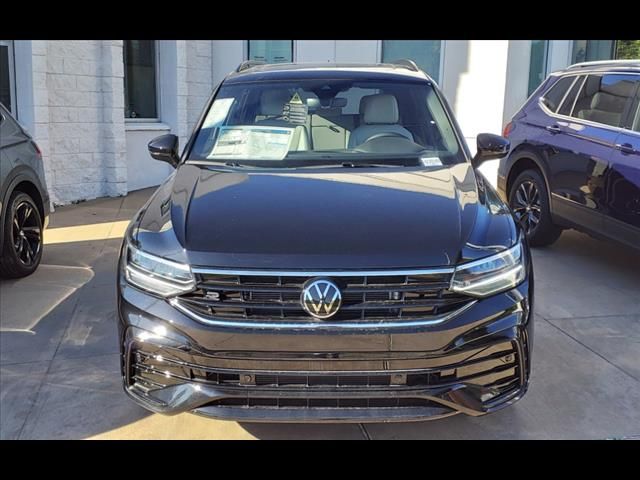 2024 Volkswagen Tiguan SE R-Line Black