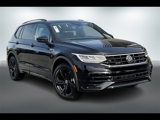 2024 Volkswagen Tiguan SE R-Line Black