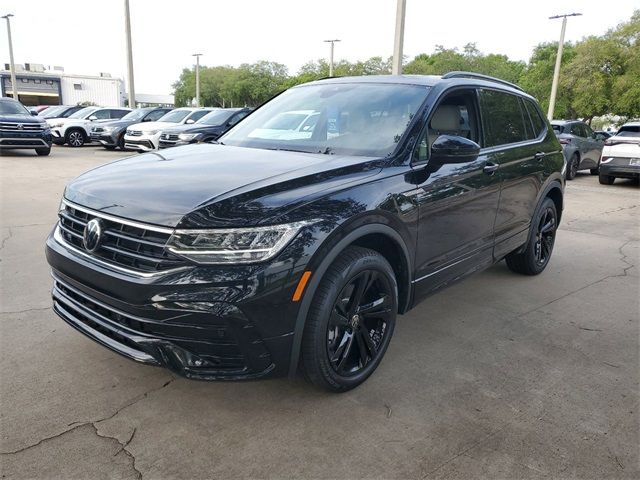 2024 Volkswagen Tiguan SE R-Line Black