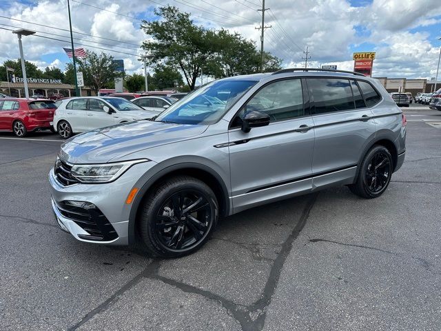 2024 Volkswagen Tiguan SE R-Line Black