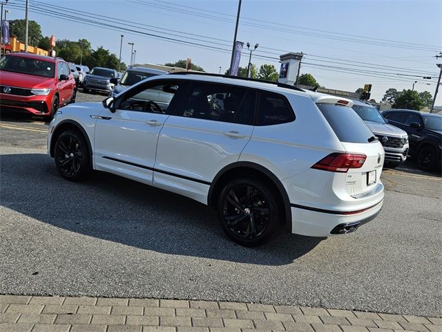 2024 Volkswagen Tiguan SE R-Line Black