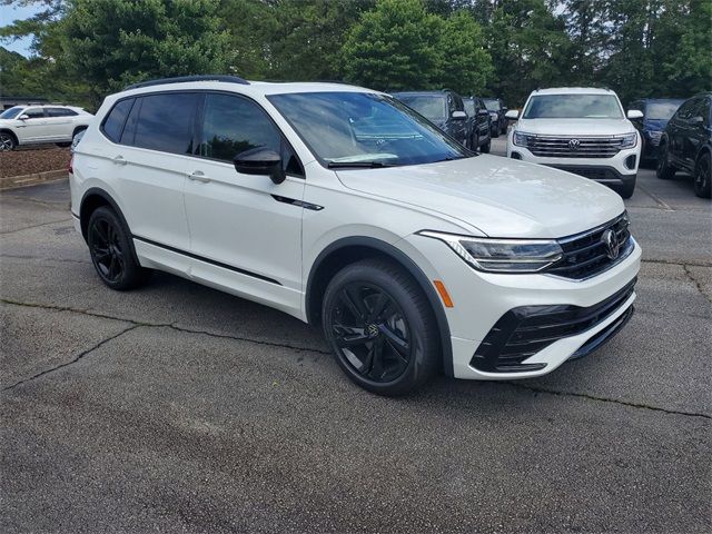 2024 Volkswagen Tiguan SE R-Line Black