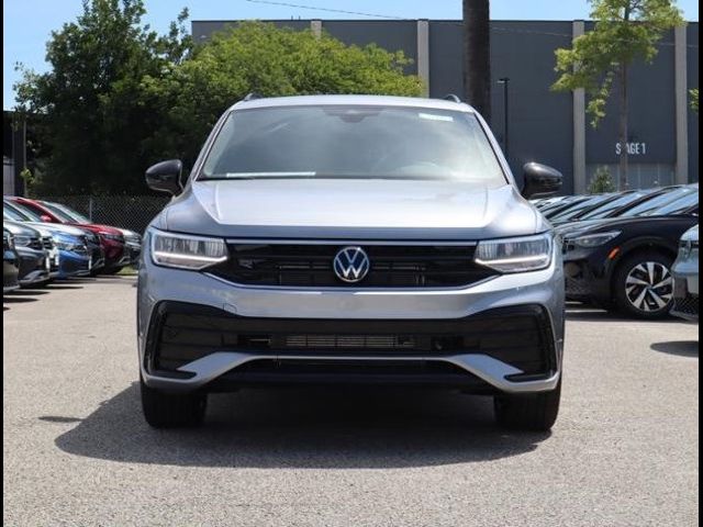 2024 Volkswagen Tiguan SE R-Line Black