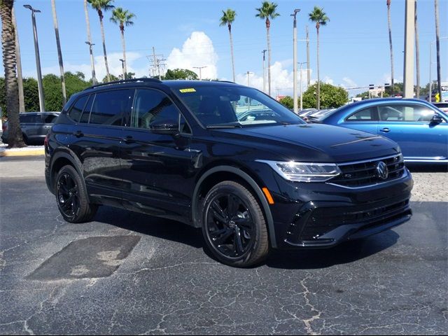 2024 Volkswagen Tiguan SE R-Line Black