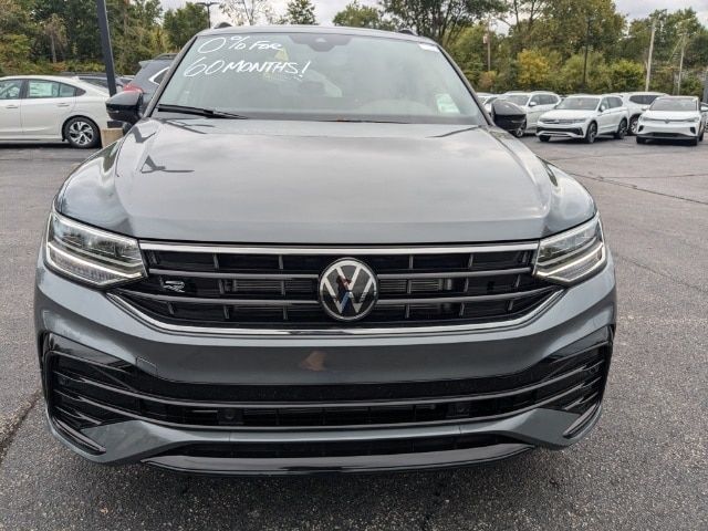 2024 Volkswagen Tiguan SE R-Line Black