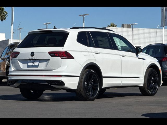 2024 Volkswagen Tiguan SE R-Line Black