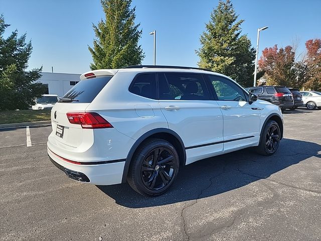 2024 Volkswagen Tiguan/Taos SE R-Line Black