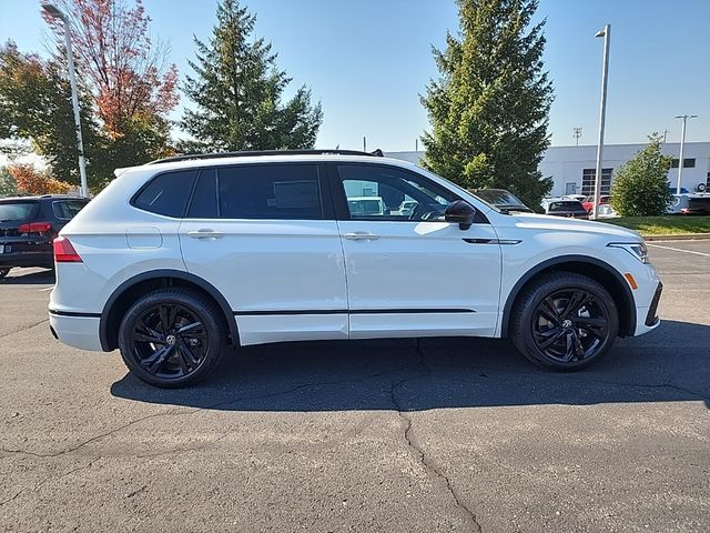 2024 Volkswagen Tiguan/Taos SE R-Line Black