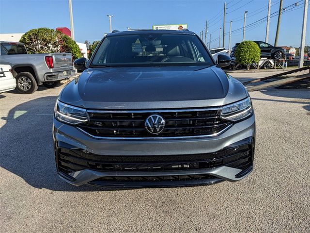 2024 Volkswagen Tiguan SE R-Line Black