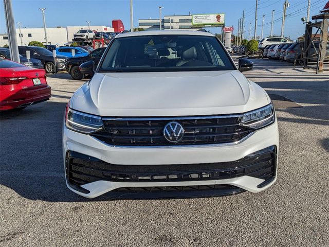 2024 Volkswagen Tiguan SE R-Line Black