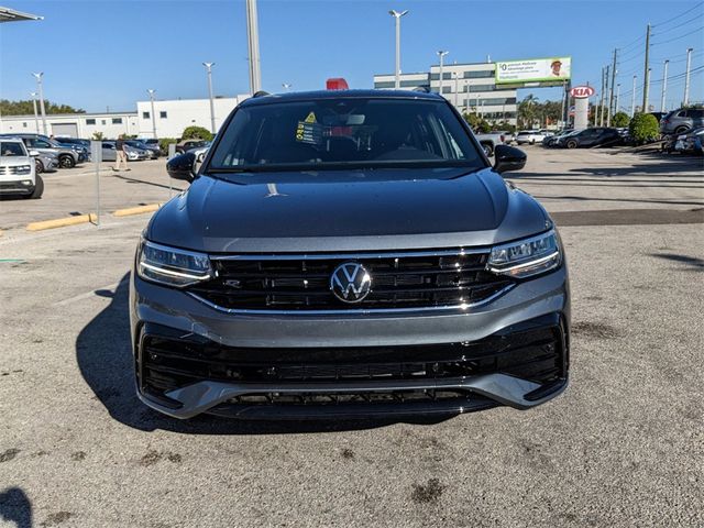 2024 Volkswagen Tiguan SE R-Line Black