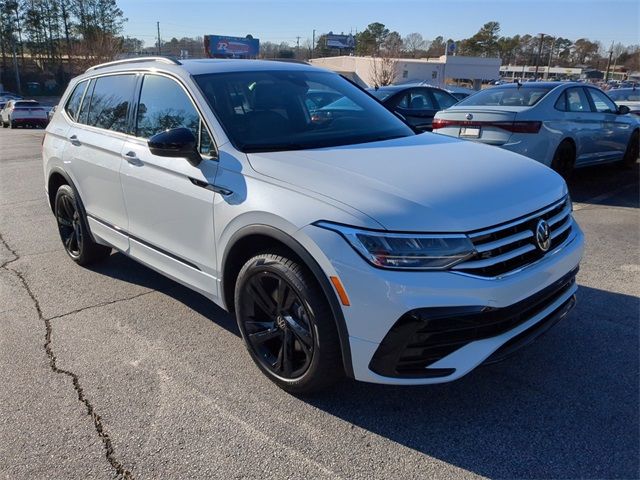 2024 Volkswagen Tiguan SE R-Line Black