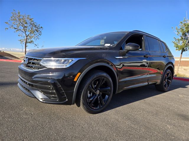 2024 Volkswagen Tiguan SE R-Line Black