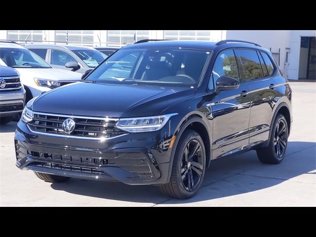 2024 Volkswagen Tiguan SE R-Line Black