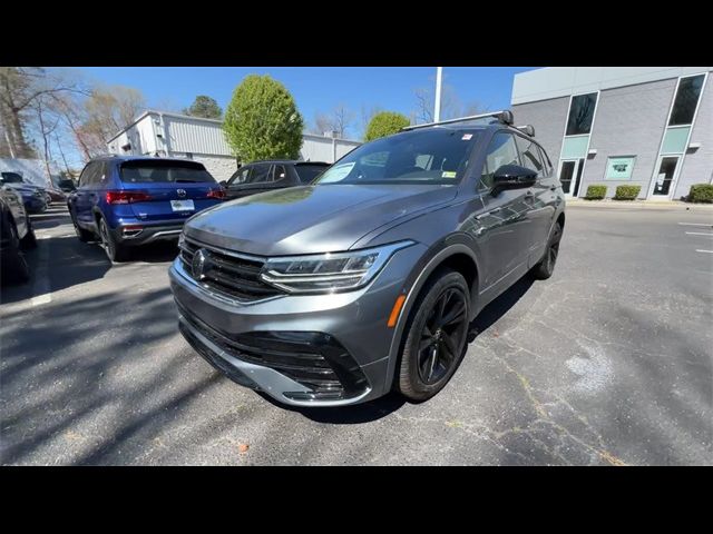 2024 Volkswagen Tiguan SE R-Line Black