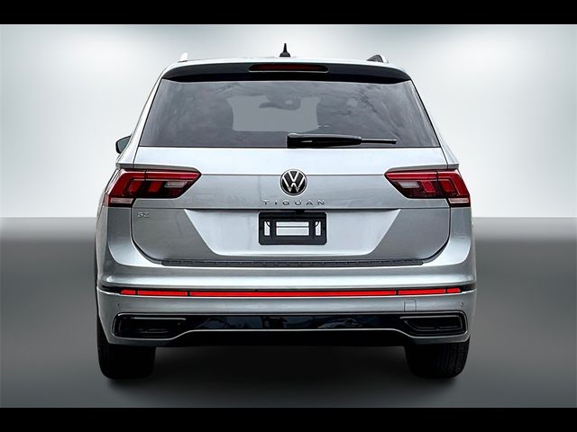 2024 Volkswagen Tiguan SE R-Line Black