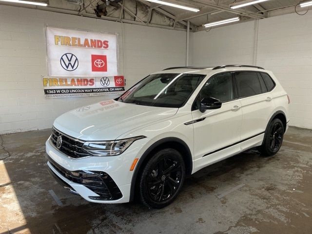 2024 Volkswagen Tiguan SE R-Line Black