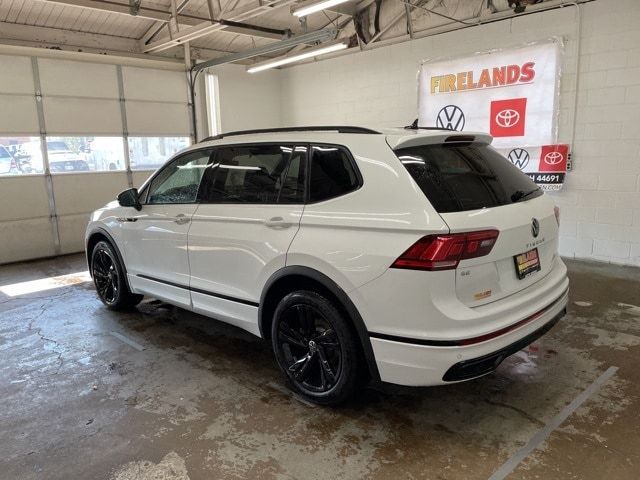 2024 Volkswagen Tiguan SE R-Line Black