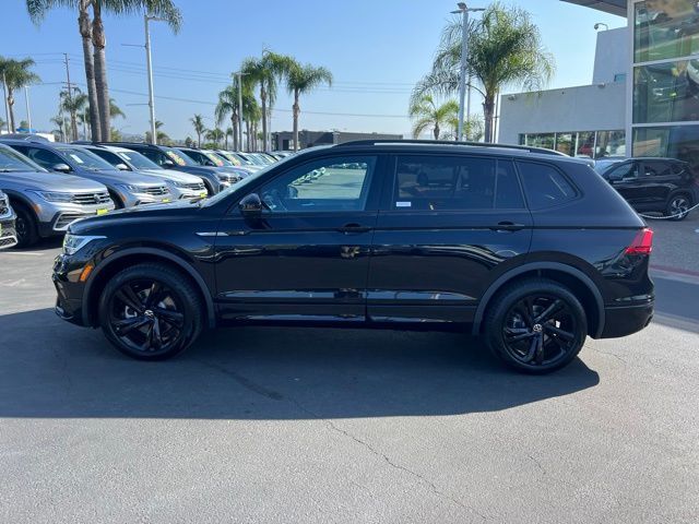 2024 Volkswagen Tiguan SE R-Line Black