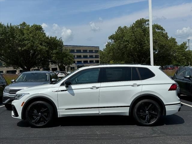 2024 Volkswagen Tiguan SE R-Line Black