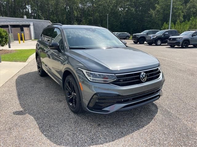 2024 Volkswagen Tiguan SE R-Line Black